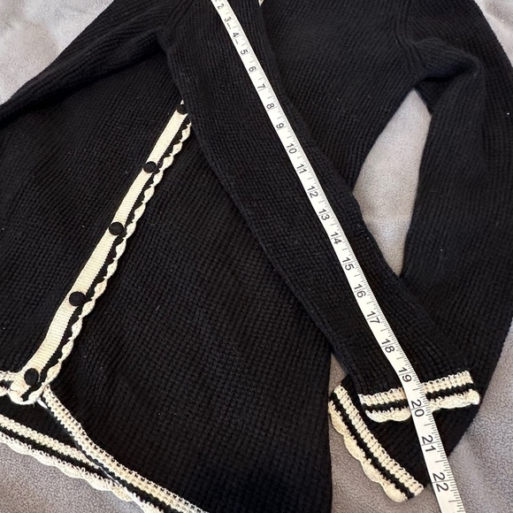 Moda international  VTG Style black &white Waffle knit cardigan. Silk & Cashmere - Picture 4 of 14